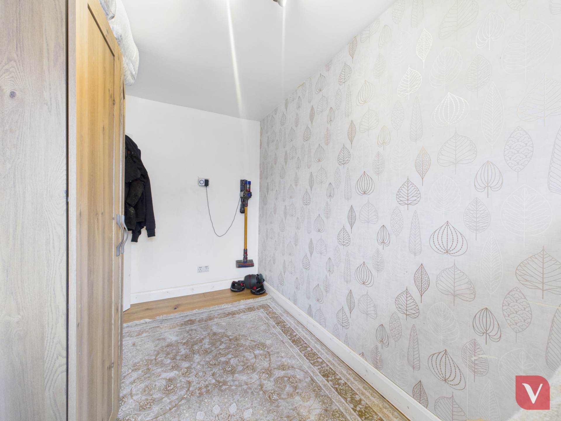 The Crest, Luton, Image 9