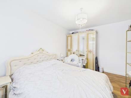 The Crest, Luton, Image 13