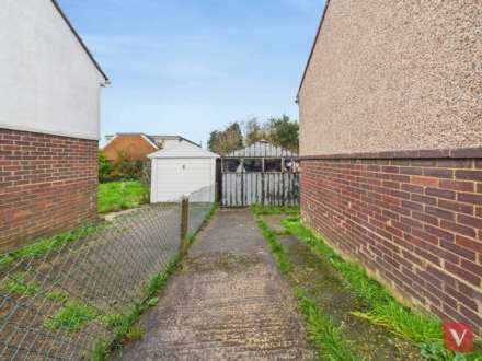 The Crest, Luton, Image 15