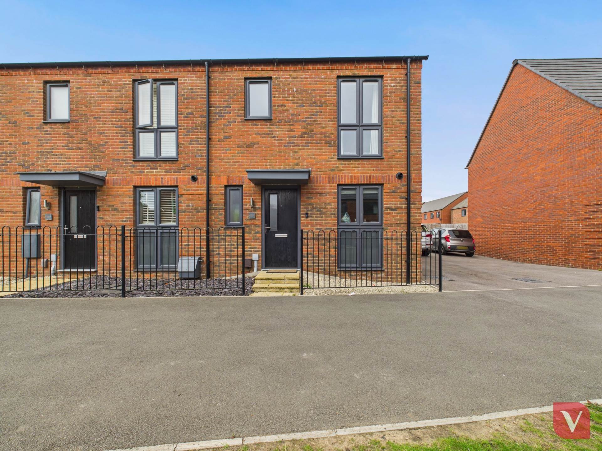 Silver Birch Avenue, Dunstable, Image 2