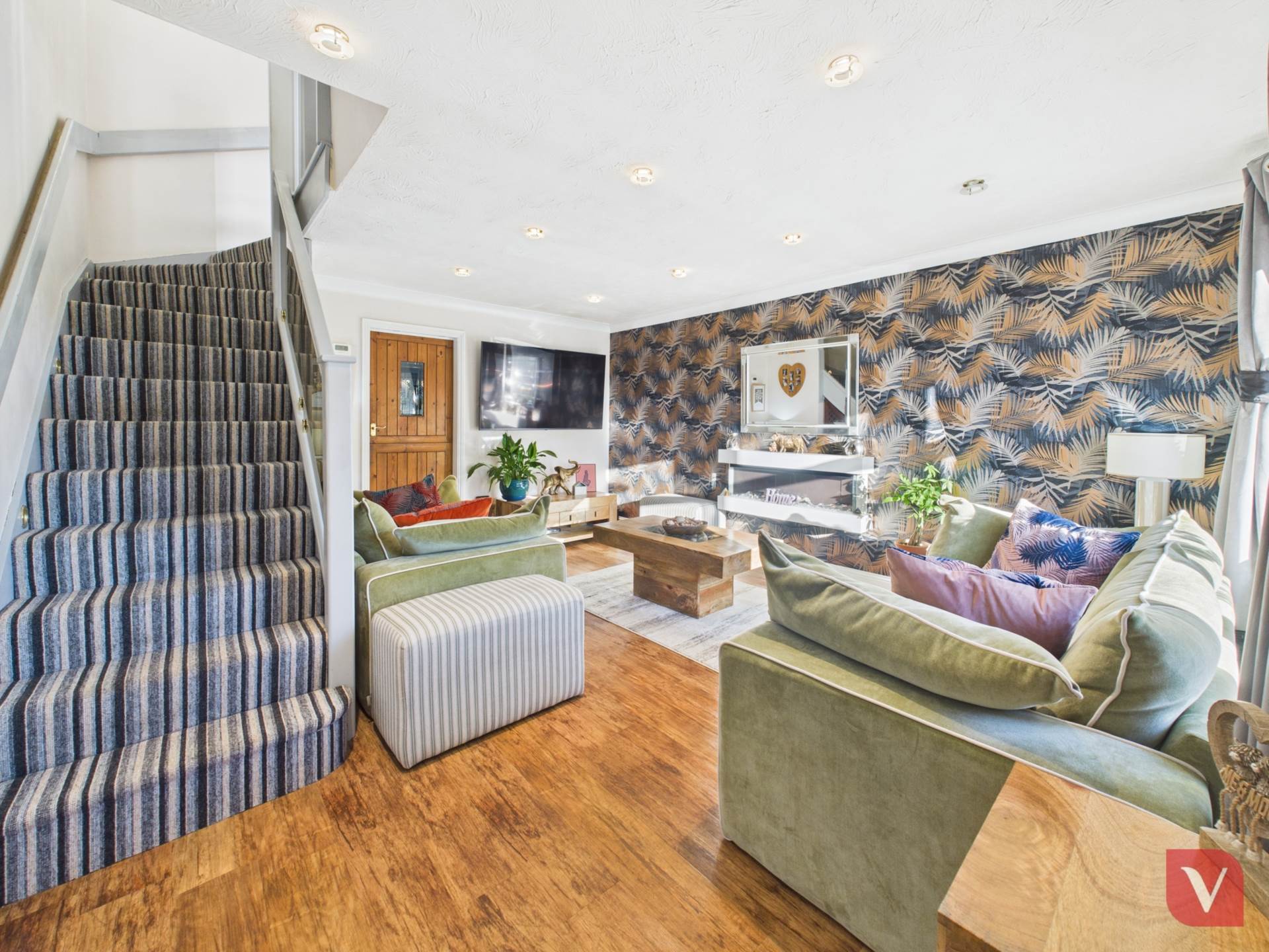 Troon Gardens, Luton, Image 2