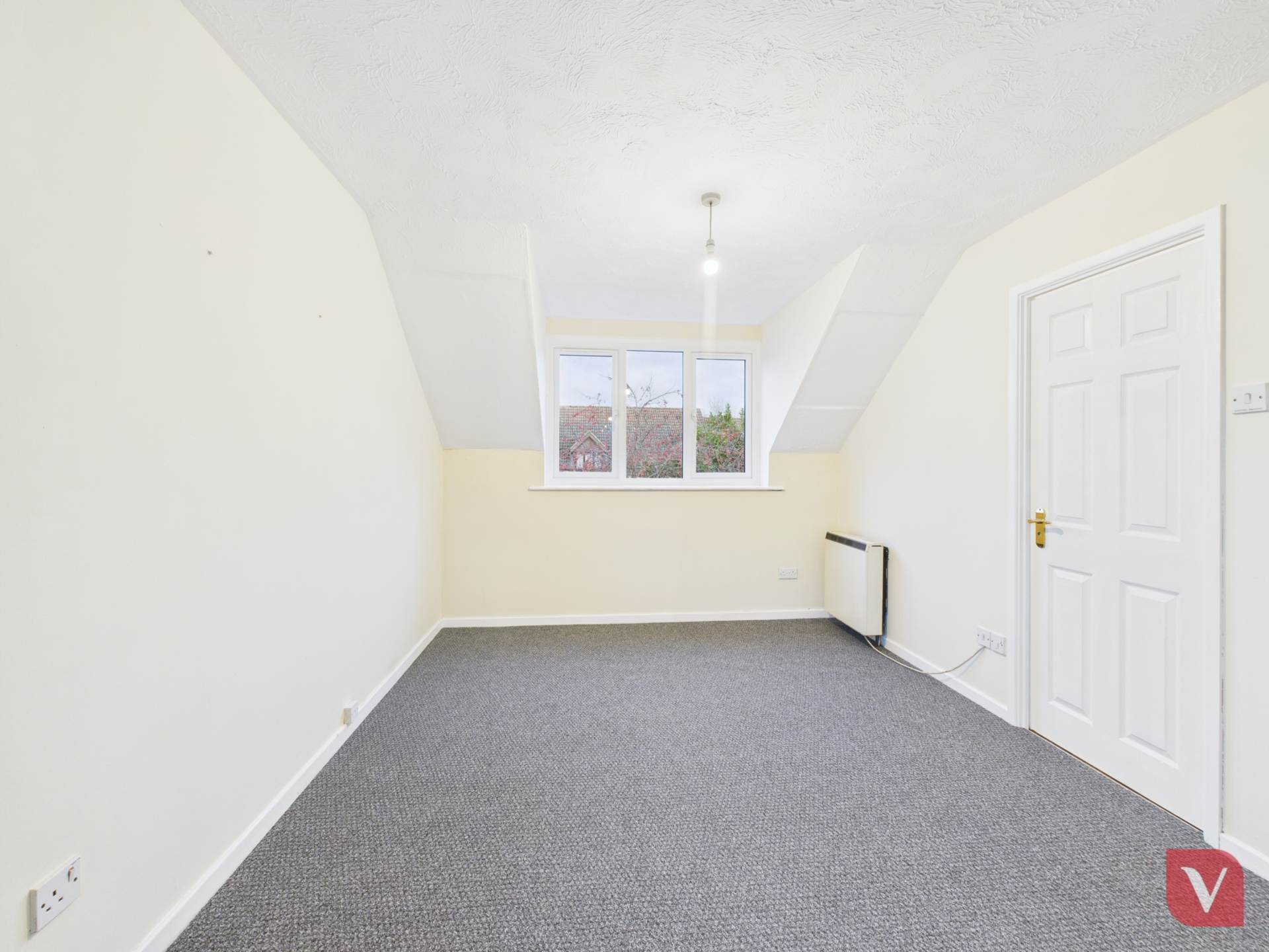 Redwood, Bedford, Image 13