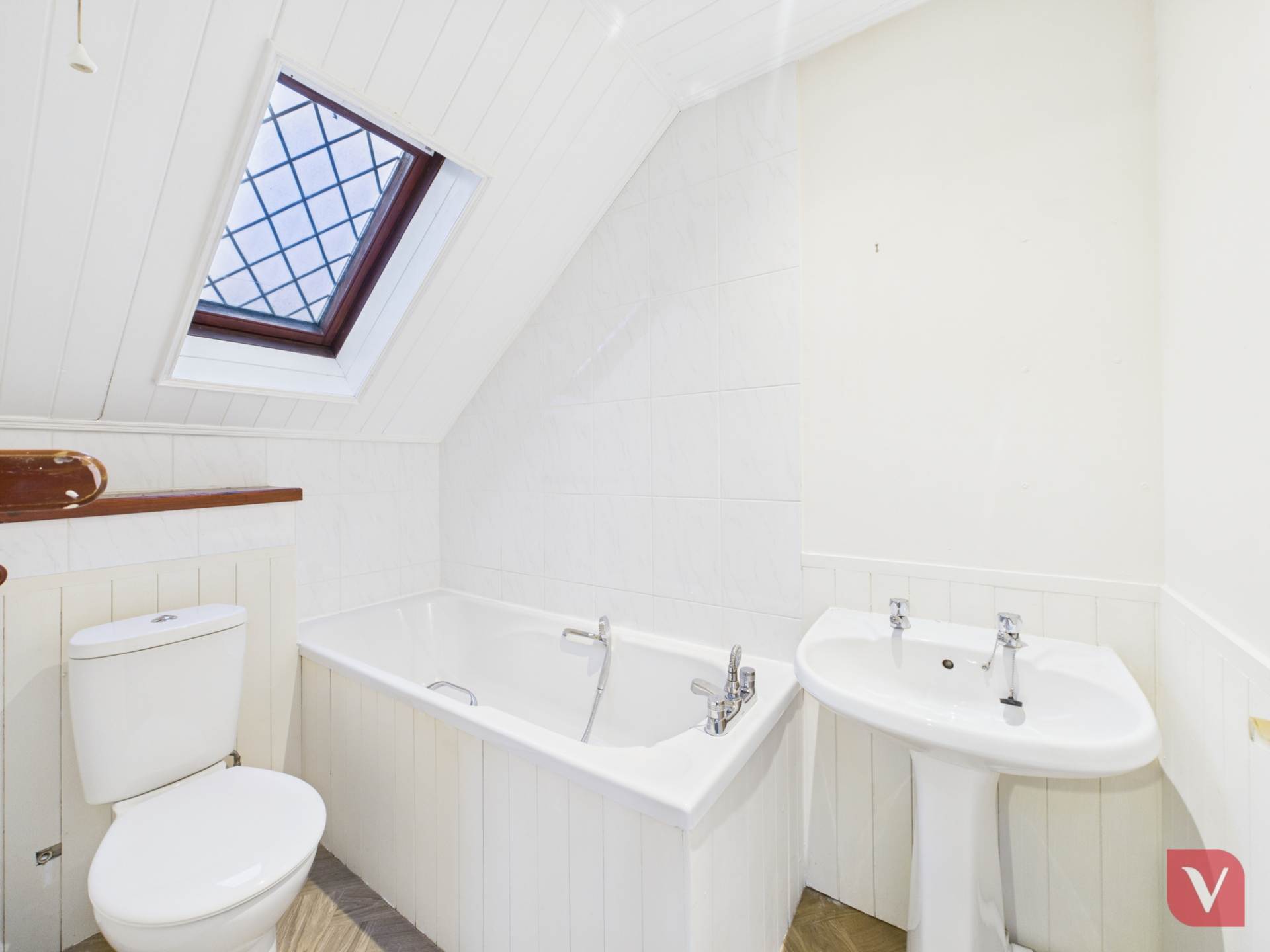 Redwood, Bedford, Image 17