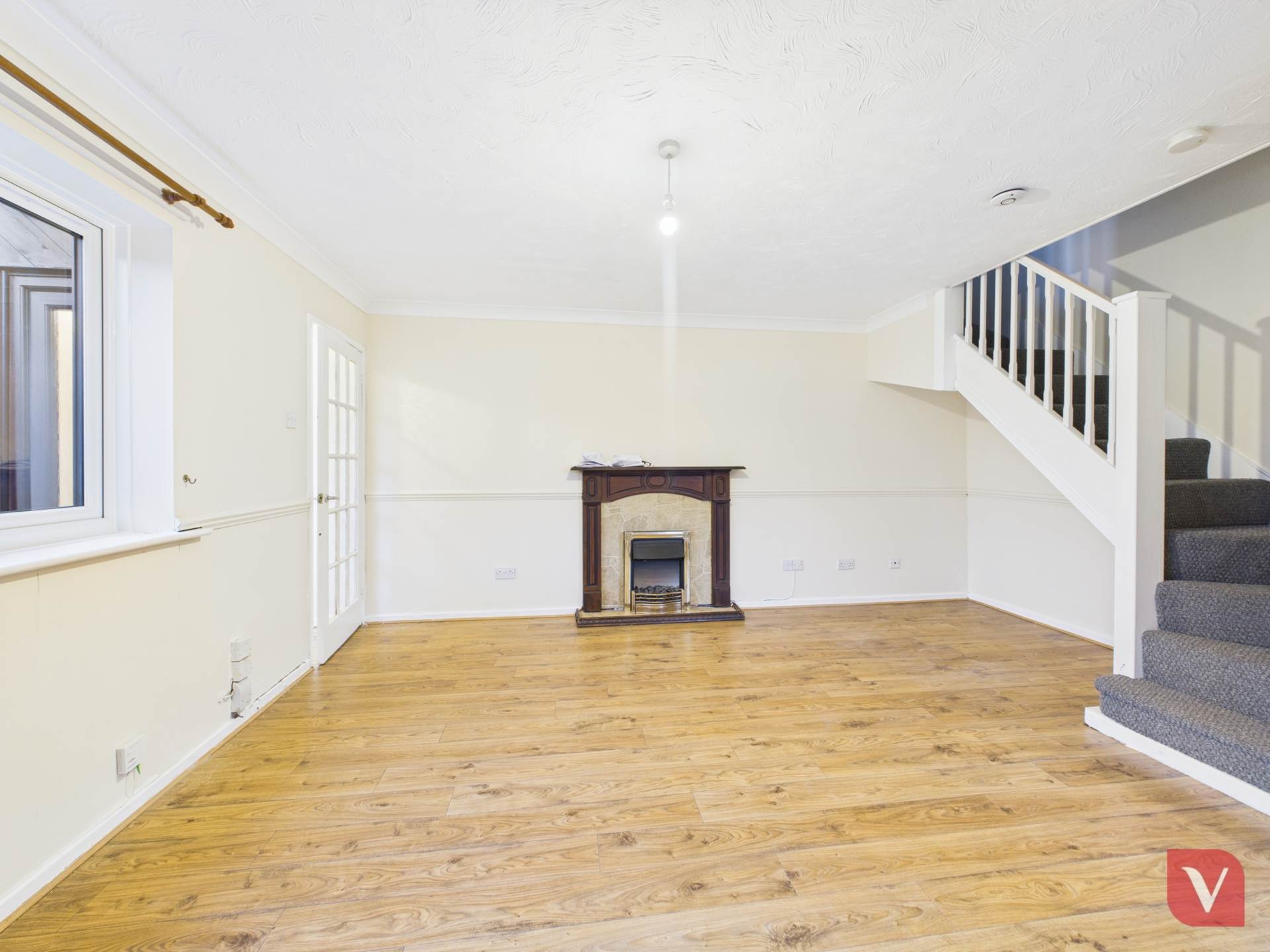 Redwood, Bedford, Image 2