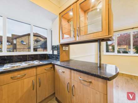 Redwood, Bedford, Image 11