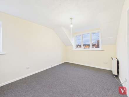 Redwood, Bedford, Image 12