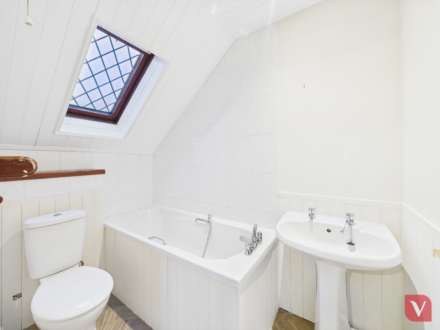 Redwood, Bedford, Image 17