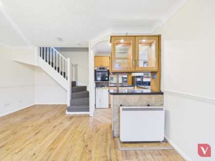 Redwood, Bedford, Image 6