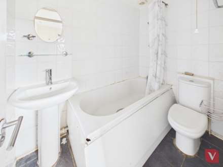 Brussels Way, Luton, Image 9