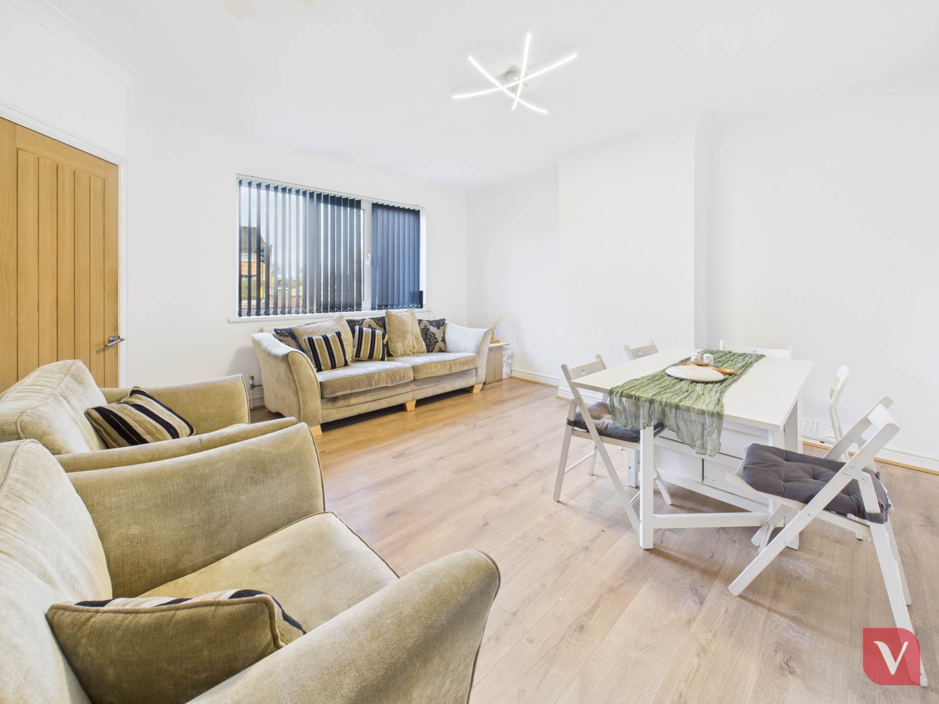 Poynters Road, Dunstable, Image 2