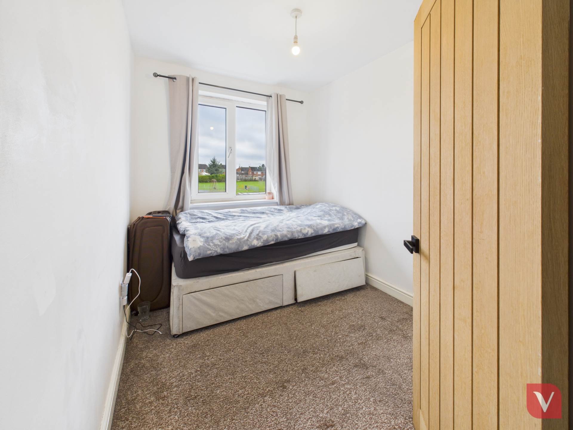 Poynters Road, Dunstable, Image 9