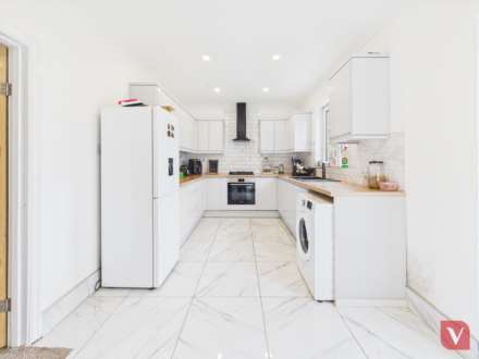 Poynters Road, Dunstable, Image 3