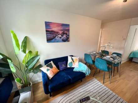 St Peters Way, New Bradwell, Image 4