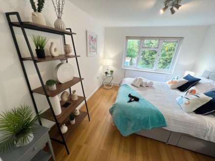 St Peters Way, New Bradwell, Image 9