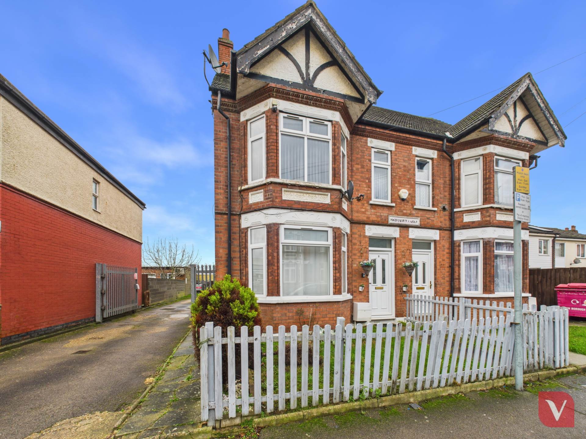 Hazelbury Crescent, Luton, Image 1