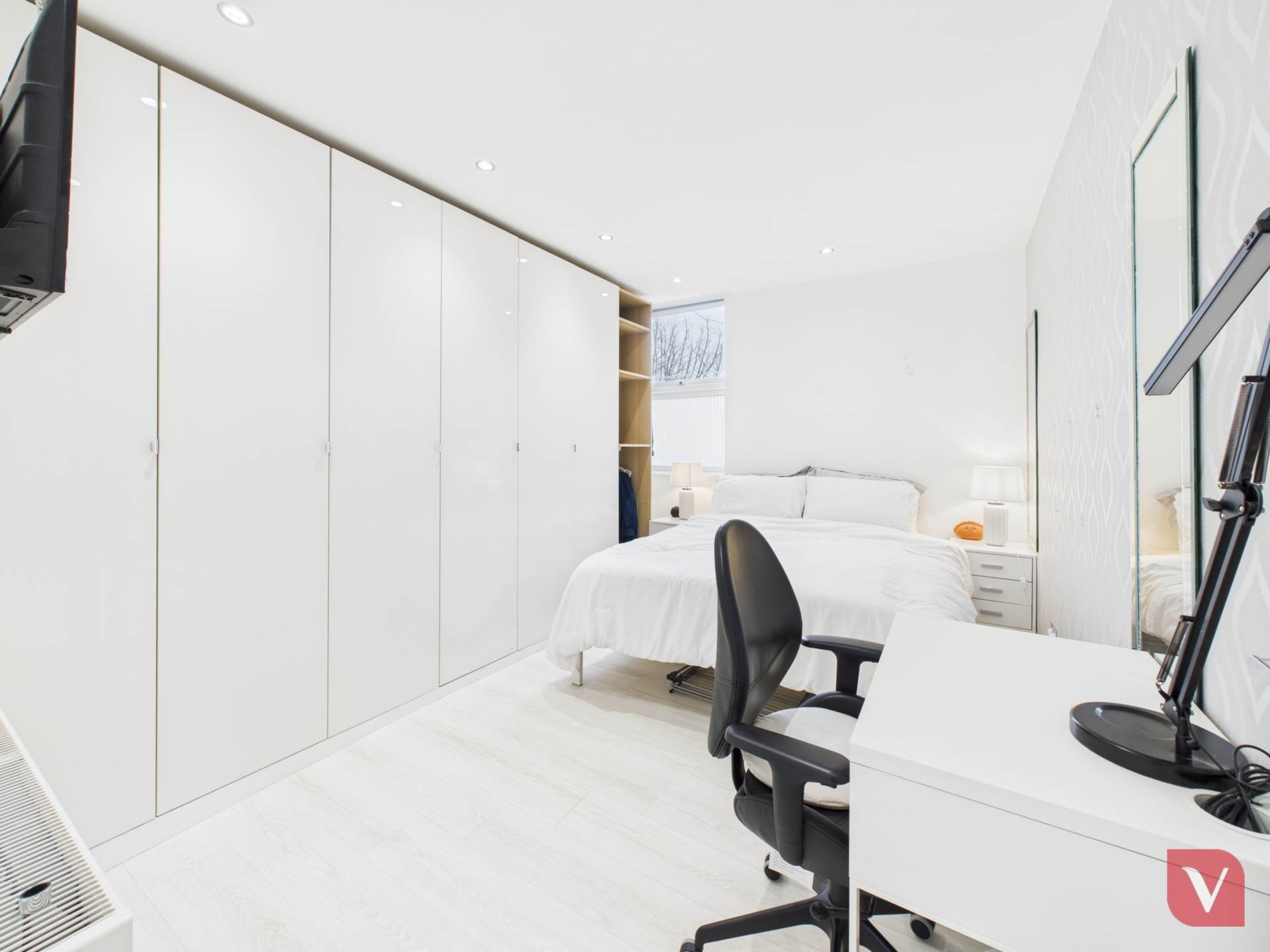 Hazelbury Crescent, Luton, Image 9