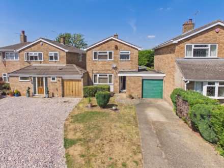 Property For Sale Redgrave Gardens, Luton
