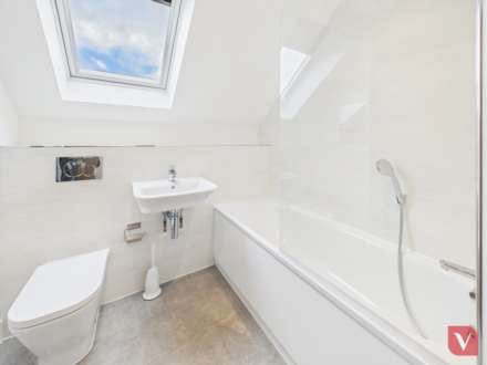 Campbell Wharf Marina, Frobisher Gate, Image 14