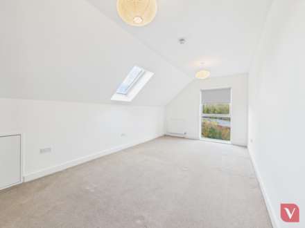 Campbell Wharf Marina, Frobisher Gate, Image 20