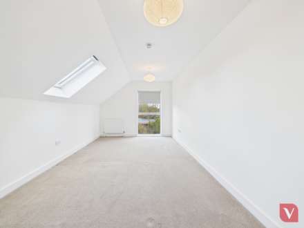 Campbell Wharf Marina, Frobisher Gate, Image 21