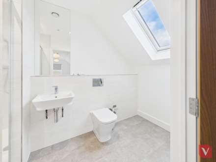 Campbell Wharf Marina, Frobisher Gate, Image 23