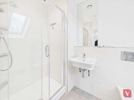 Campbell Wharf Marina, Frobisher Gate, Image 24