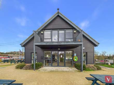 Campbell Wharf Marina, Frobisher Gate, Image 28