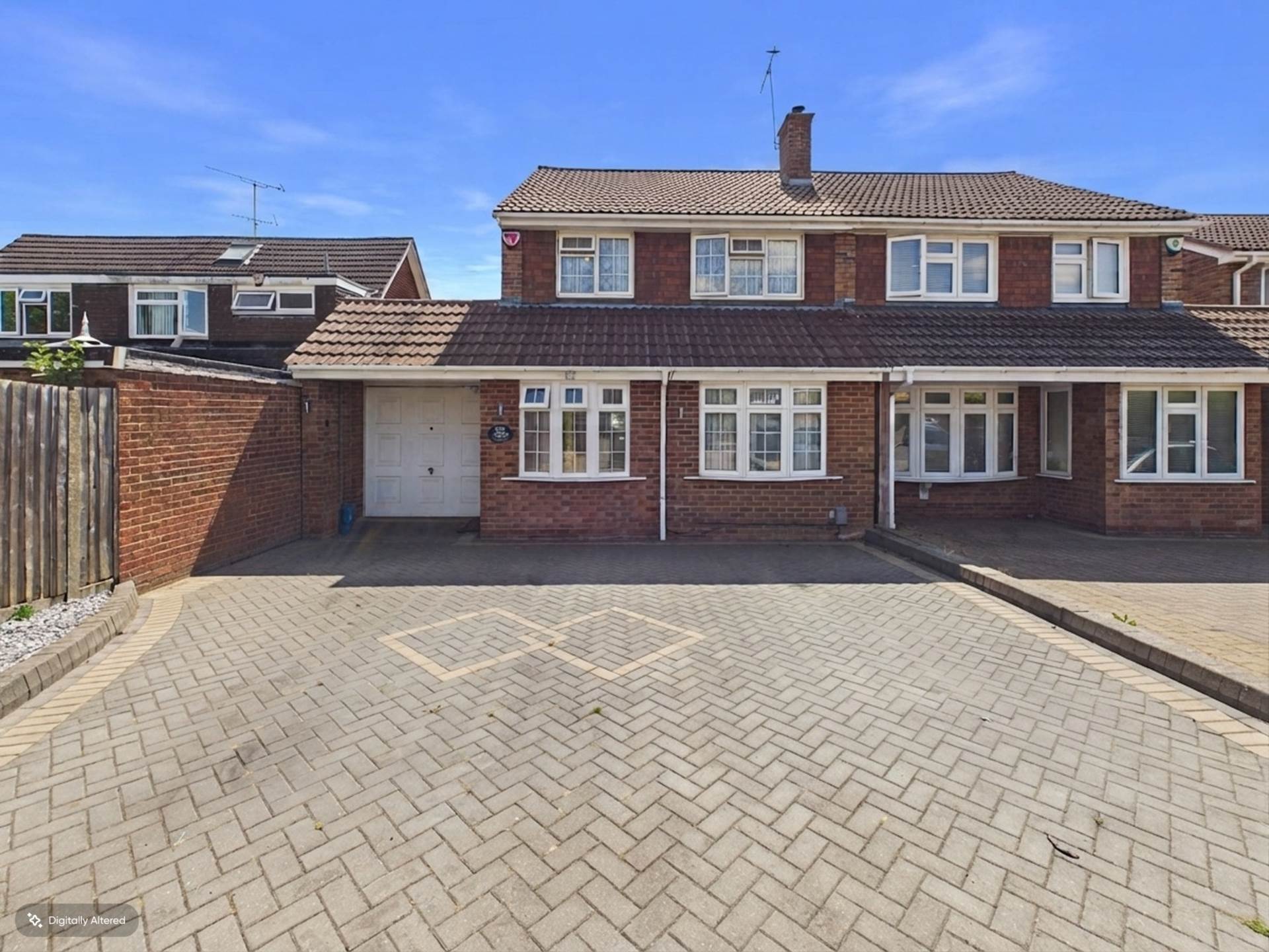 Turnpike Drive, Luton, Image 1