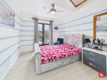 Biscot Road, Luton, Image 6