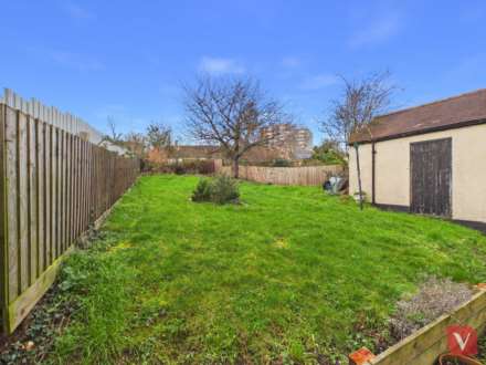 Saltfield Crescent, Luton, Image 12