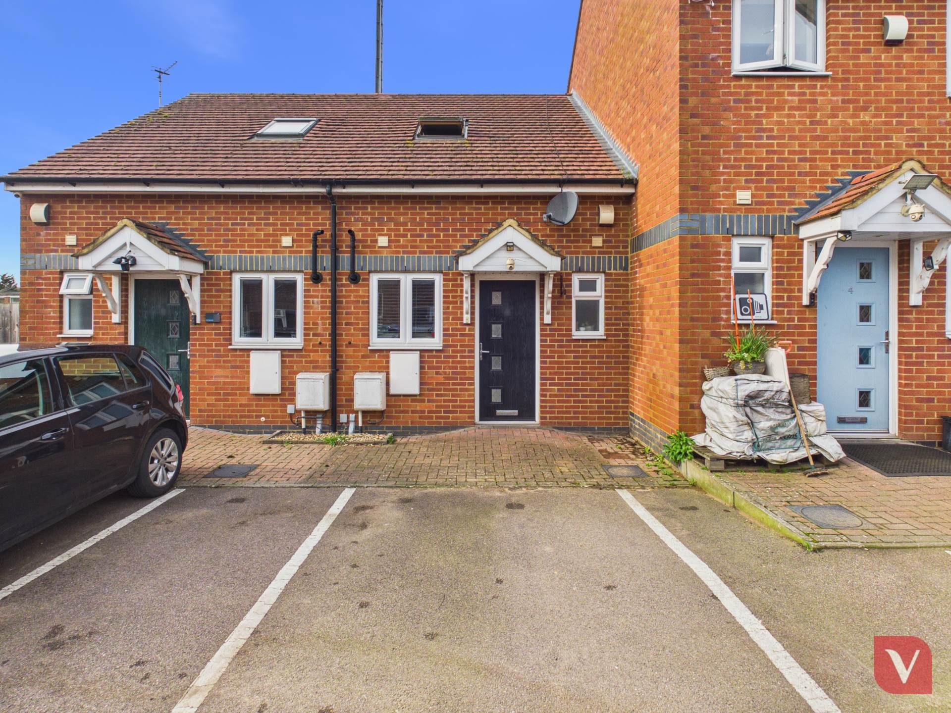 Thornhill Place, Luton, Image 1