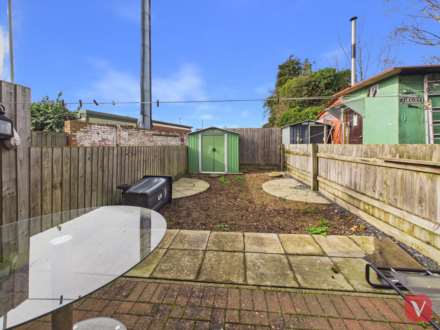 Thornhill Place, Luton, Image 4