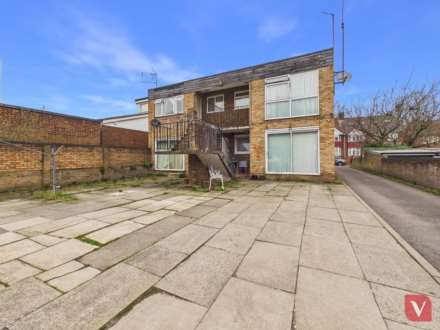 Malzeard Court, Malzeard Road, LU3, Image 2