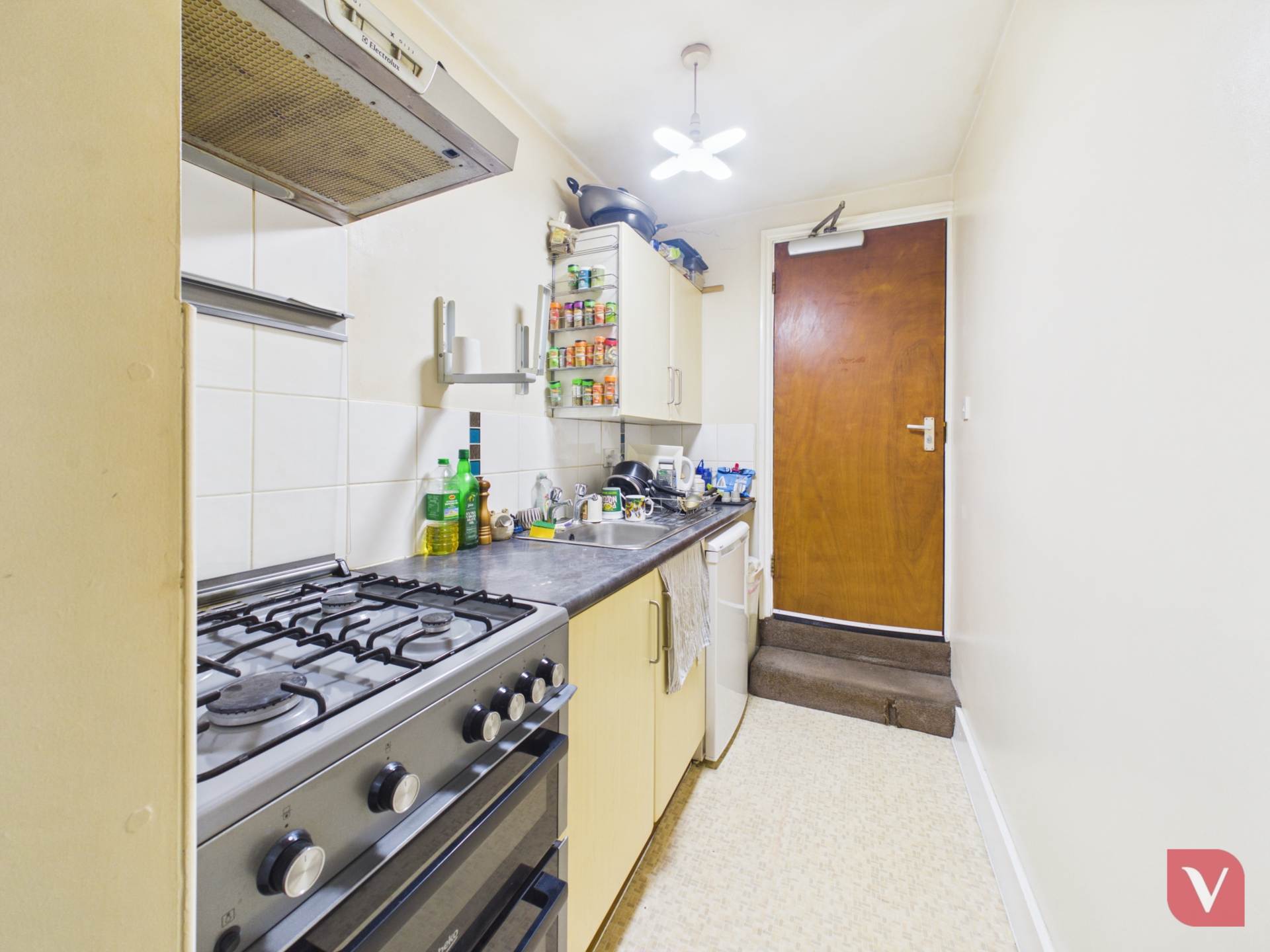 High Street South, Dunstable, Image 16