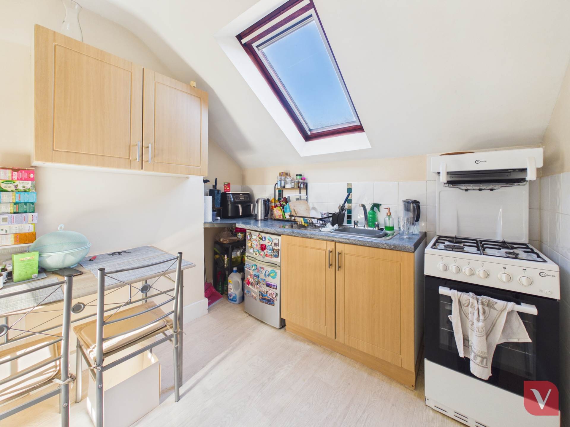 High Street South, Dunstable, Image 20