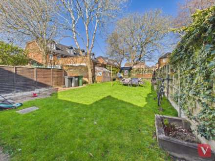 High Street South, Dunstable, Image 13