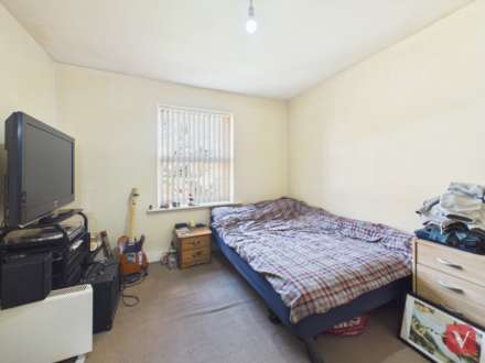 High Street South, Dunstable, Image 15