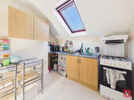 High Street South, Dunstable, Image 20