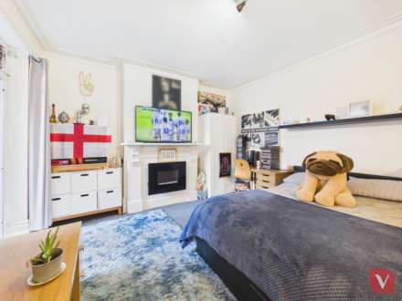 High Street South, Dunstable, Image 6