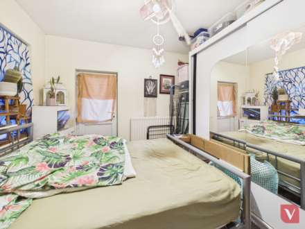 High Street South, Dunstable, Image 7