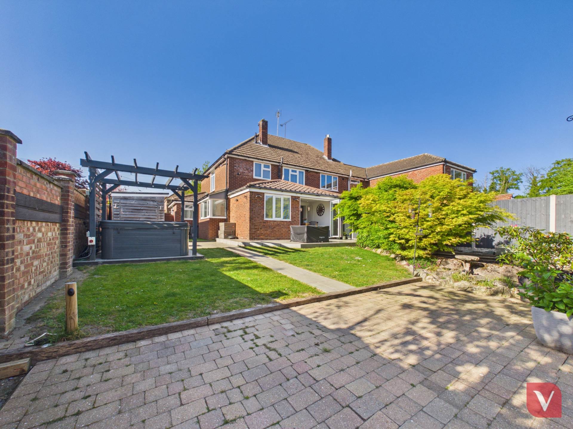 Cheviot Close, Luton, Image 2