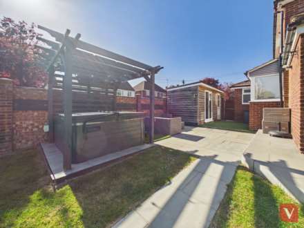 Cheviot Close, Luton, Image 8