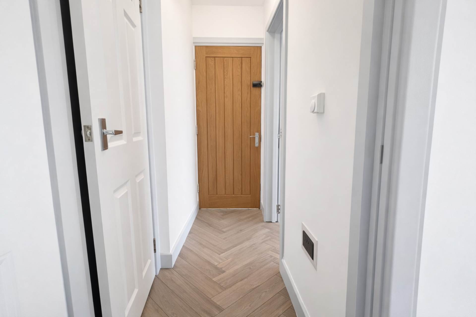 Marsh Road, Luton, Image 1