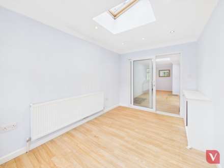 New Bedford Road, Luton, Image 12