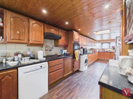 New Bedford Road, Luton, Image 8