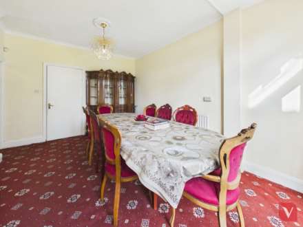 Lansdowne Road, Luton, Image 12