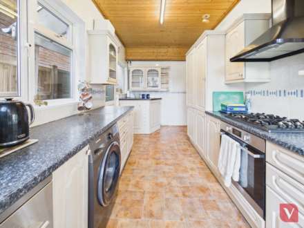 Lansdowne Road, Luton, Image 16