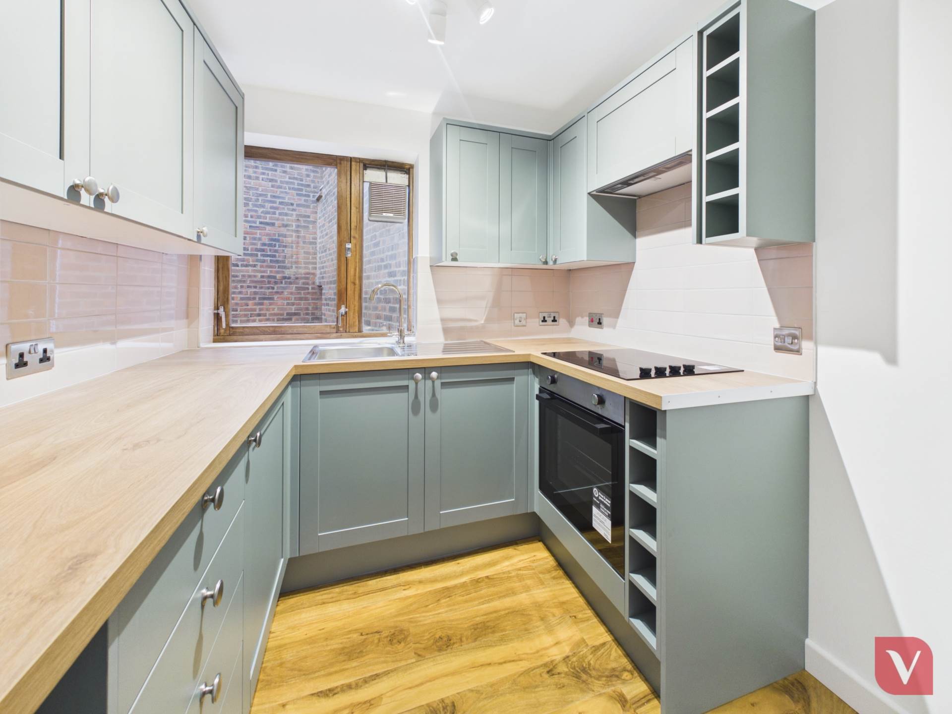 Truncalls, Sutherland Place, Luton, Image 7