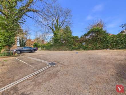 Truncalls, Sutherland Place, Luton, Image 15