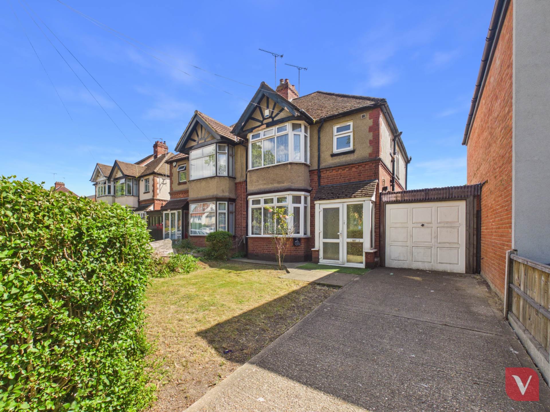 Dunstable Road, Luton, Image 1